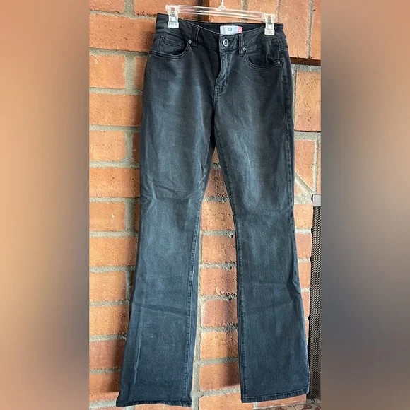 Cabi Curvy Slim Boot Brush Denim Jeans Style 3043L - Picture 1 of 8